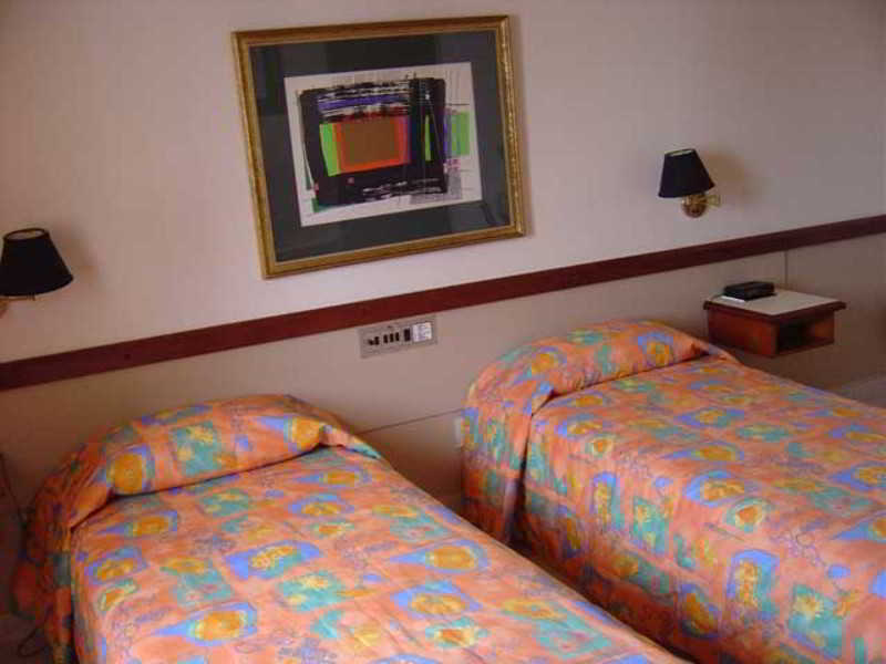 Fenix Hotel Pouso Alegre Exterior foto